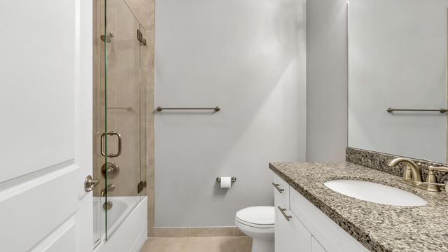 9040 W Watercrest Cir Circle W, Parkland, FL 33076