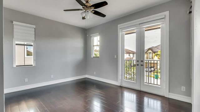 9040 W Watercrest Cir Circle W, Parkland, FL 33076
