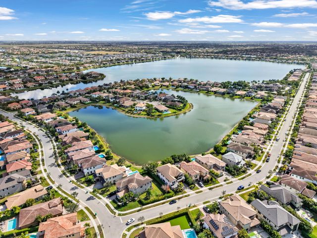 9040 W Watercrest Cir Circle W, Parkland, FL 33076