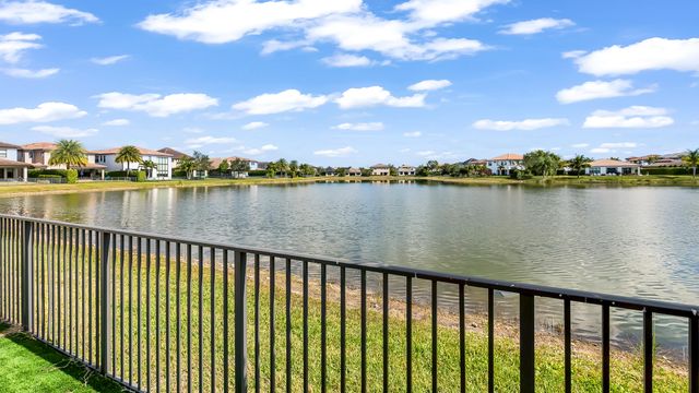 9040 W Watercrest Cir Circle W, Parkland, FL 33076