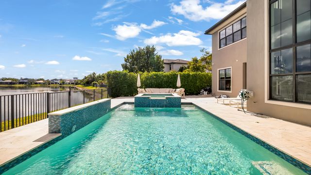 9040 W Watercrest Cir Circle W, Parkland, FL 33076