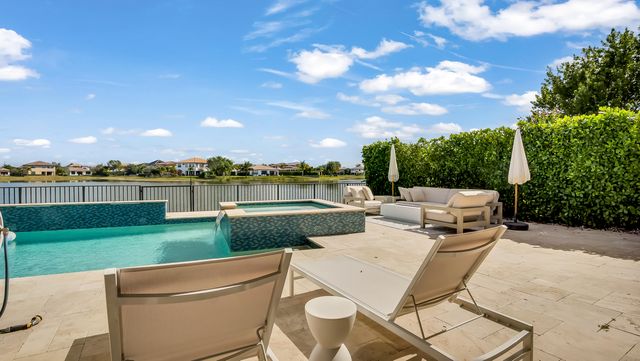 9040 W Watercrest Cir Circle W, Parkland, FL 33076
