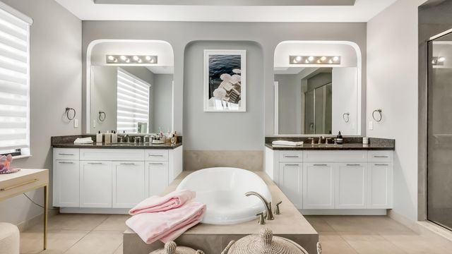 9040 W Watercrest Cir Circle W, Parkland, FL 33076