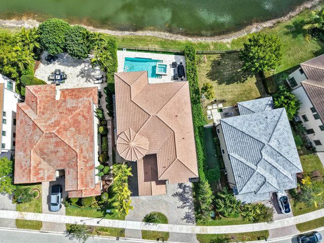 9040 W Watercrest Cir Circle W, Parkland, FL 33076