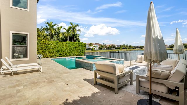 9040 W Watercrest Cir Circle W, Parkland, FL 33076