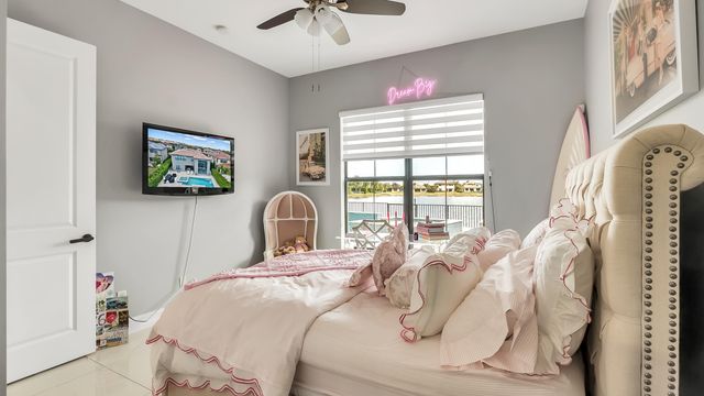 9040 W Watercrest Cir Circle W, Parkland, FL 33076