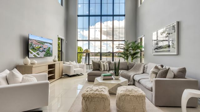 9040 W Watercrest Cir Circle W, Parkland, FL 33076