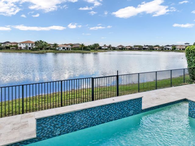 9040 W Watercrest Cir Circle W, Parkland, FL 33076