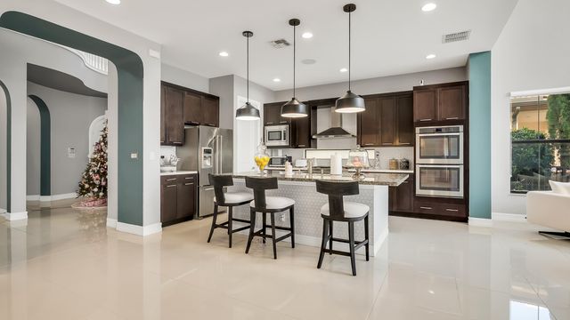 9040 W Watercrest Cir Circle W, Parkland, FL 33076