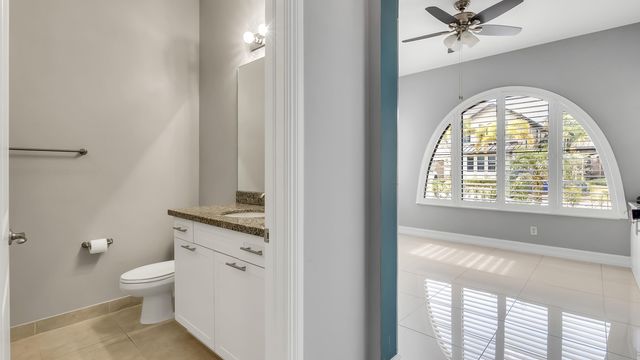 9040 W Watercrest Cir Circle W, Parkland, FL 33076
