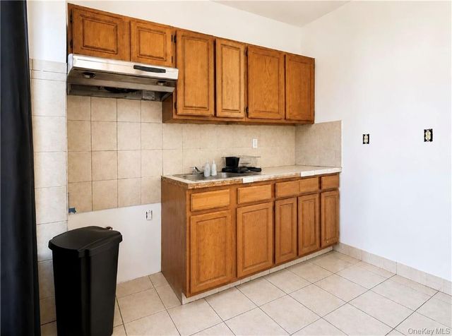 104 Albany Avenue, Brooklyn, NY 11213