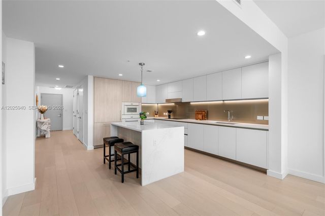 9221 E Bay Harbor Drive 408, Bay Harbor Islands, FL 33154