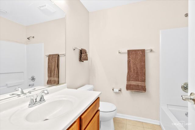 1005 Hummingbird Way, Bartlett, IL 60103