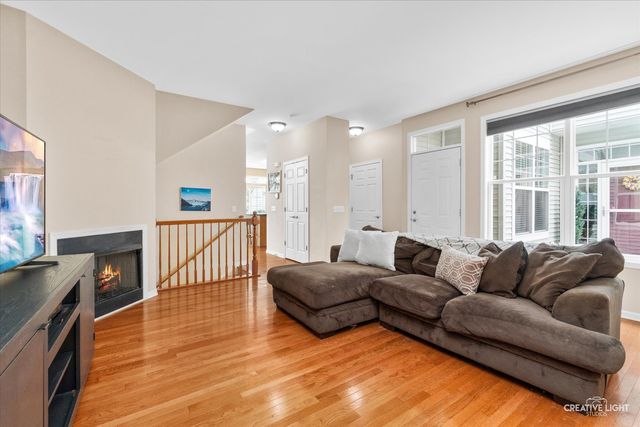 1005 Hummingbird Way, Bartlett, IL 60103