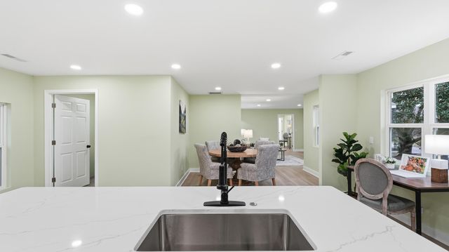 11119 London Lane, Apison, TN 37302