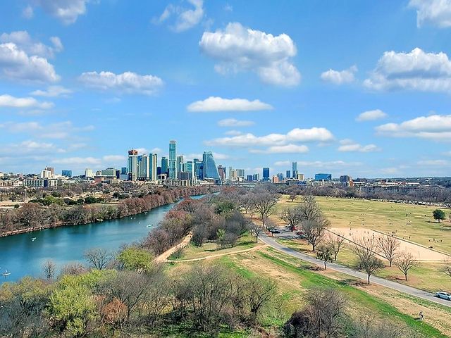 1900 Barton Springs RD 4013, Austin, TX 78704