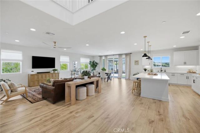 1238 Matterhorn, Riverside, CA 92506