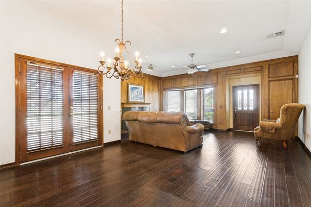 2901 Big Oaks Drive, Garland, TX 75044