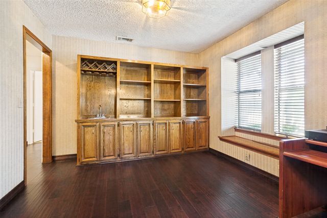 2901 Big Oaks Drive, Garland, TX 75044