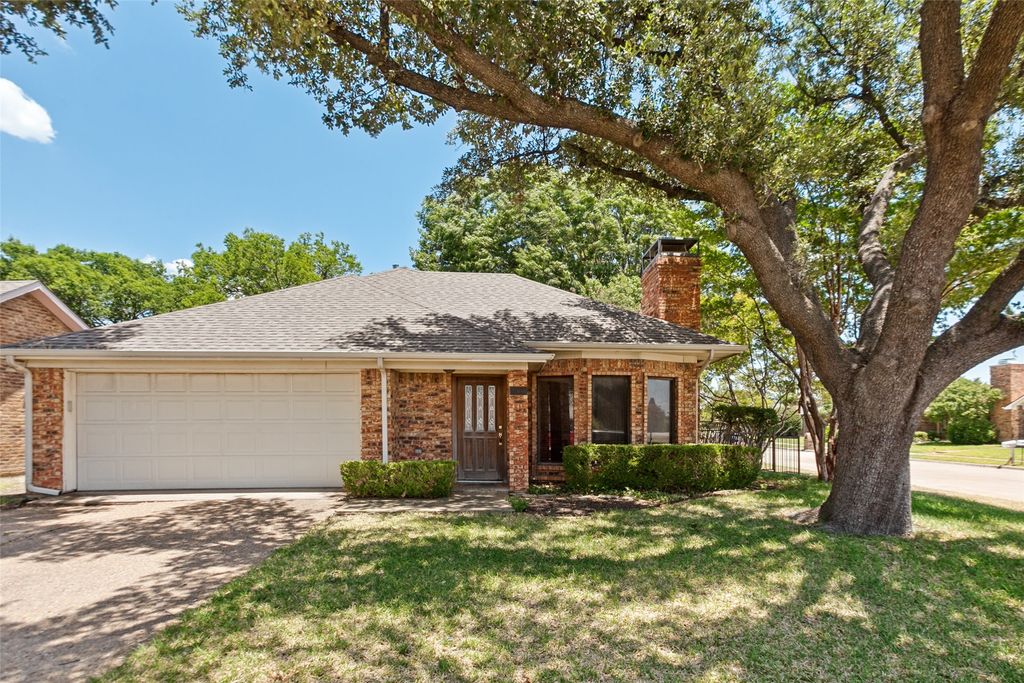 2901 Big Oaks Drive, Garland, TX 75044