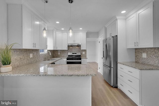 504 LONGSTONE DR, Cherry Hill, NJ 08003