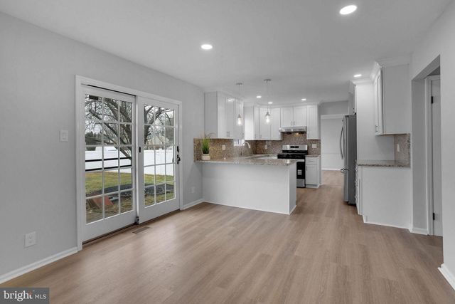 504 LONGSTONE DR, Cherry Hill, NJ 08003