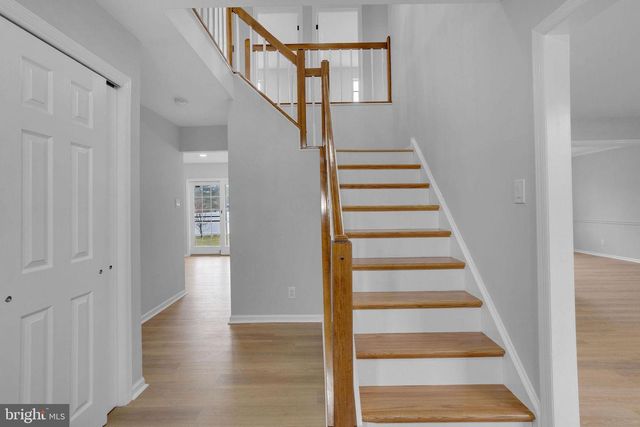 504 LONGSTONE DR, Cherry Hill, NJ 08003