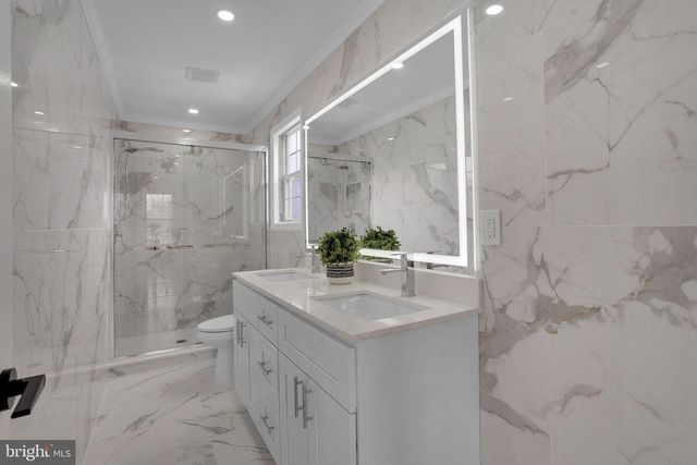 504 LONGSTONE DR, Cherry Hill, NJ 08003