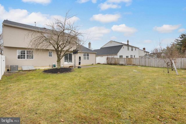 504 LONGSTONE DR, Cherry Hill, NJ 08003