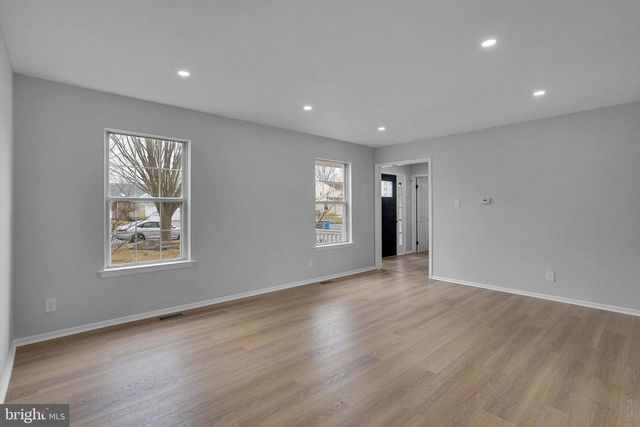 504 LONGSTONE DR, Cherry Hill, NJ 08003