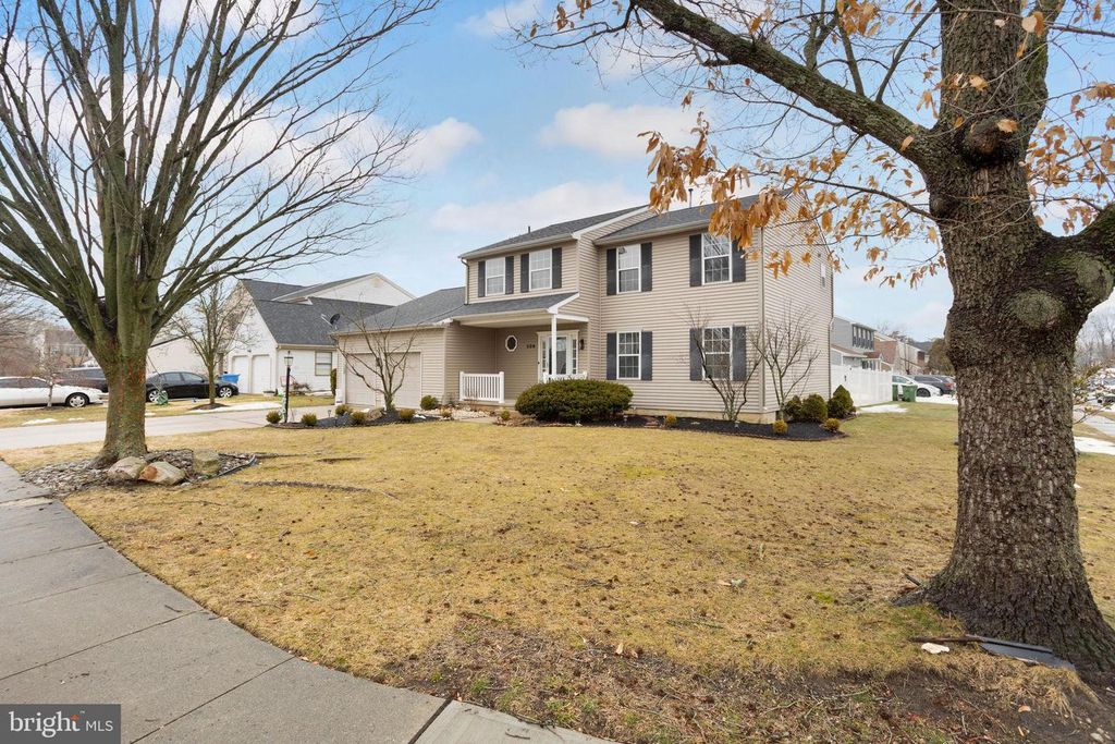 Image 2 of property listing at 504 LONGSTONE DR, Cherry Hill, NJ 08003
