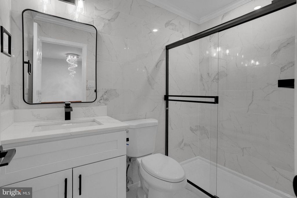 Image 24 of property listing at 504 LONGSTONE DR, Cherry Hill, NJ 08003