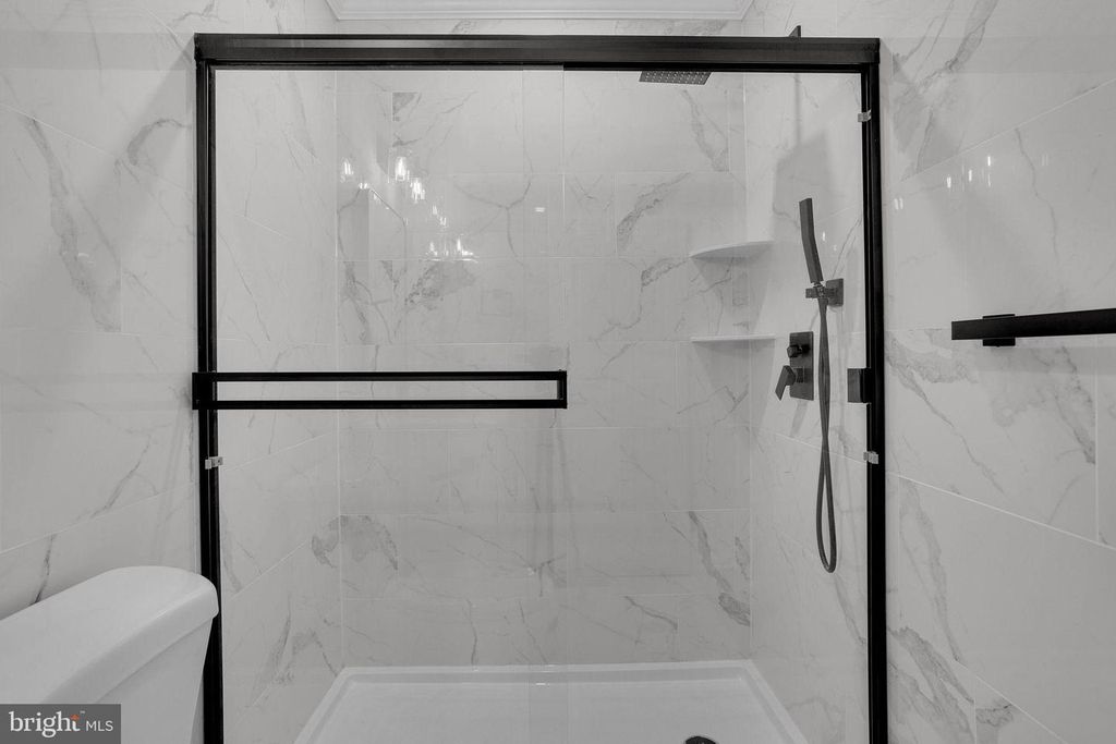 Image 25 of property listing at 504 LONGSTONE DR, Cherry Hill, NJ 08003