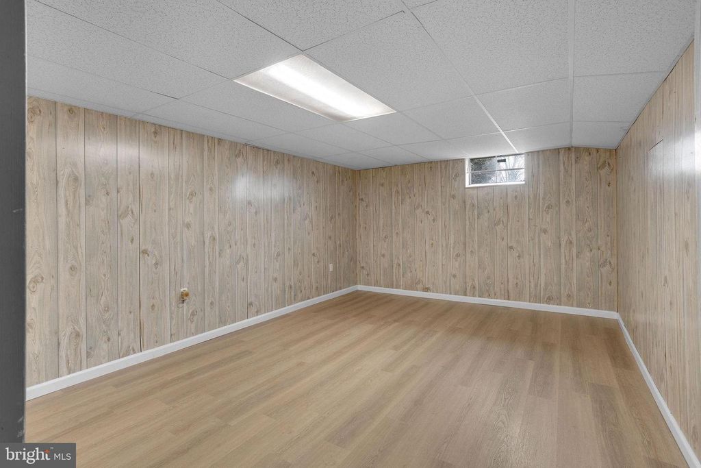 Image 32 of property listing at 504 LONGSTONE DR, Cherry Hill, NJ 08003