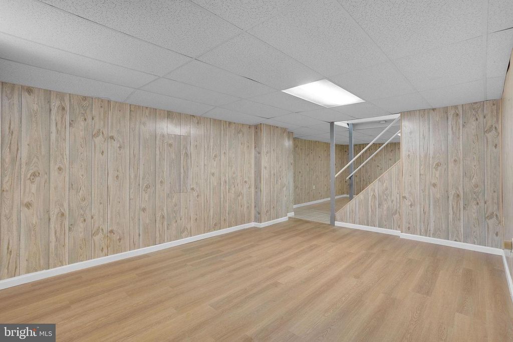 Image 33 of property listing at 504 LONGSTONE DR, Cherry Hill, NJ 08003