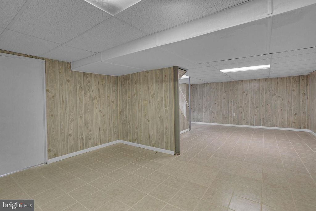 Image 35 of property listing at 504 LONGSTONE DR, Cherry Hill, NJ 08003