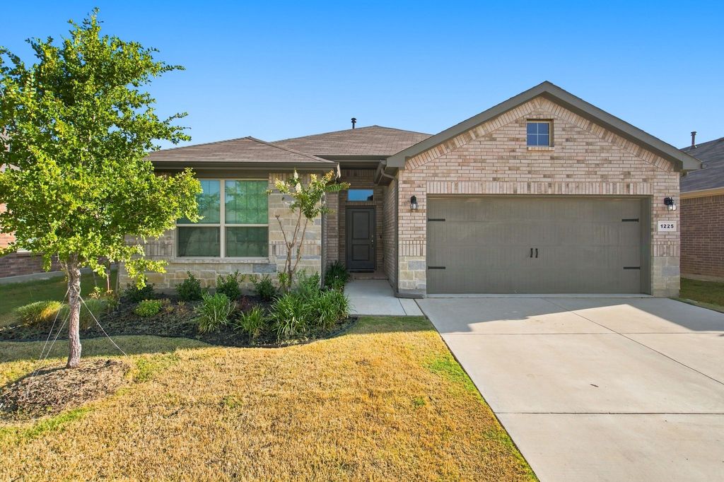 1225 Lisburn Drive, Fort Worth, TX 76247