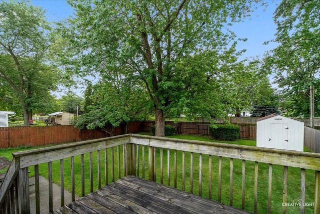 910 Southbridge Drive, Aurora, IL 60506