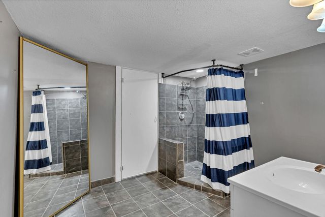 3250 S Longfellow Ct, Wichita, KS 67226