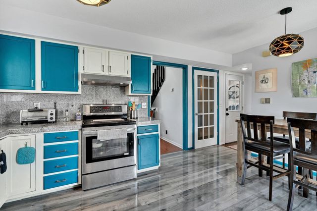 3250 S Longfellow Ct, Wichita, KS 67226