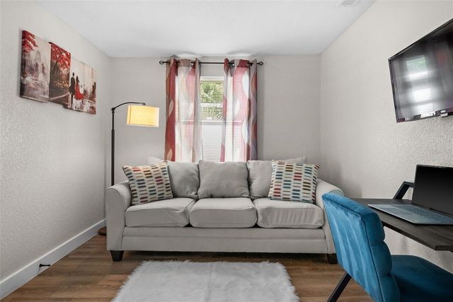 418 40TH AVENUE S, St Petersburg, FL 33705