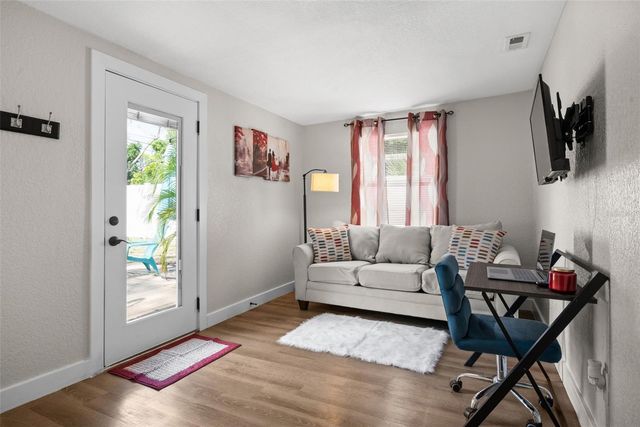 418 40TH AVENUE S, St Petersburg, FL 33705