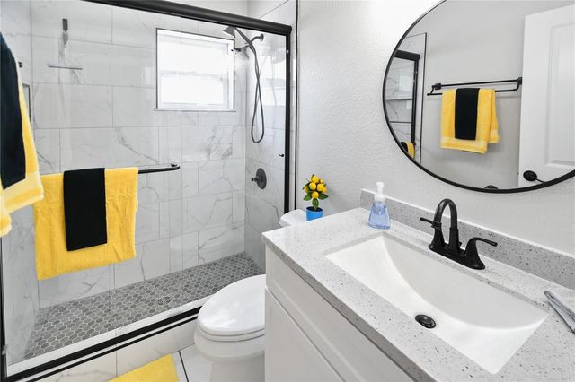 418 40TH AVENUE S, St Petersburg, FL 33705