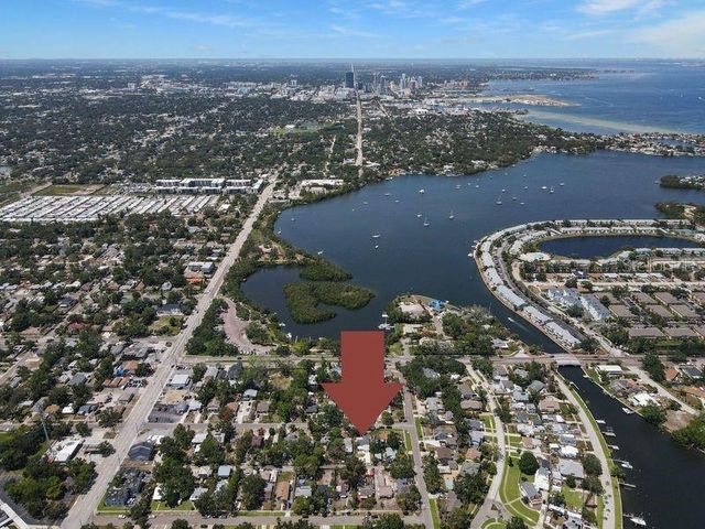 418 40TH AVENUE S, St Petersburg, FL 33705