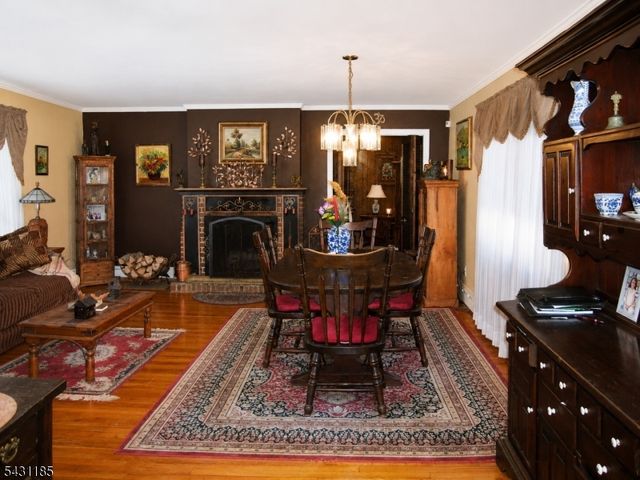 76 Washington Dr, Watchung Boro, NJ 07069