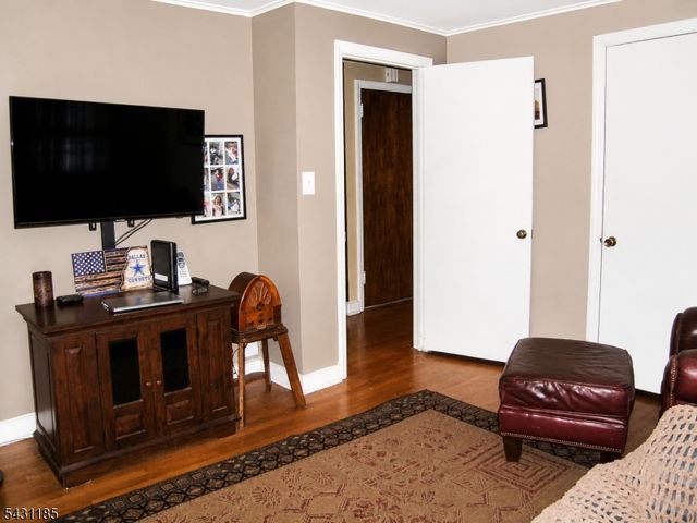 76 Washington Dr, Watchung Boro, NJ 07069