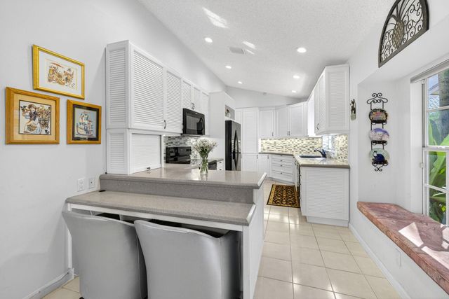 6185 Greenspointe Drive, Boynton Beach, FL 33437