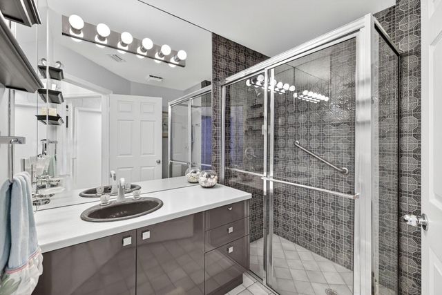 6185 Greenspointe Drive, Boynton Beach, FL 33437