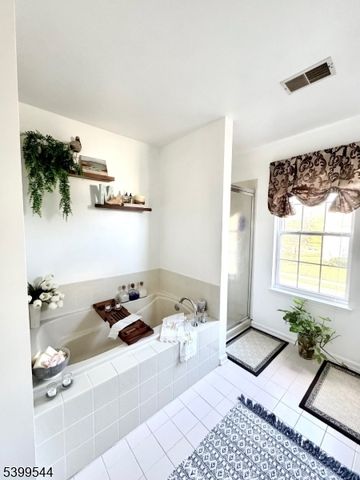 701 Brandywine Way, Lopatcong Twp., NJ 08886