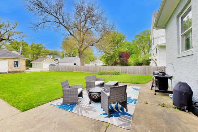 1458 Lake Avenue, Wilmette, IL 60091